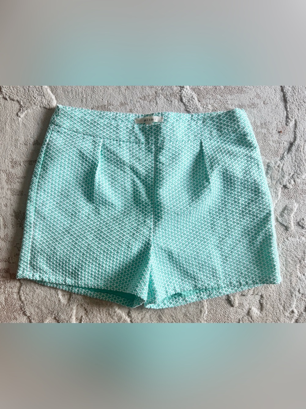 miami Mint Textured High-Rise Women's Shorts With Back Pocket